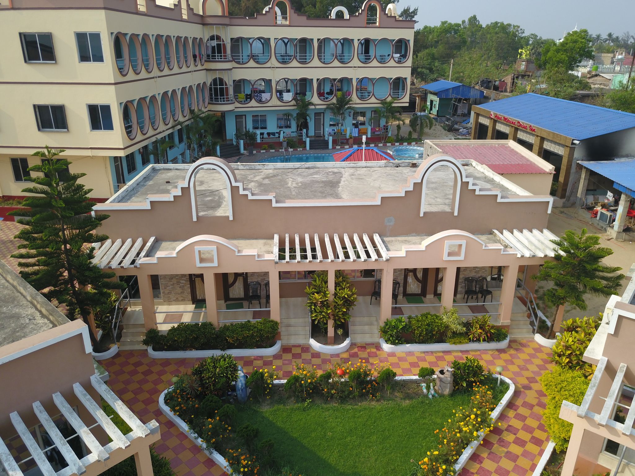 undefined Aqua Marina Drive Inn 2