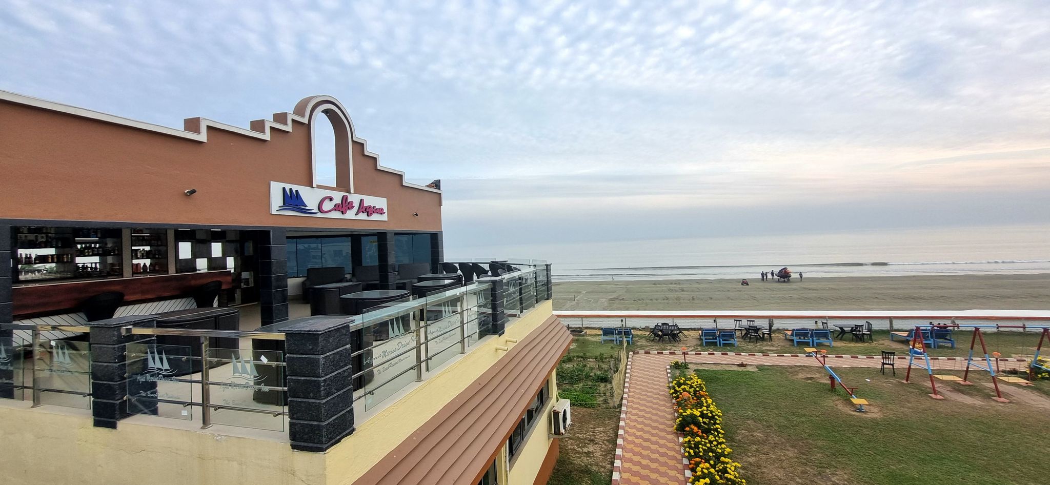 undefined Aqua Marina Drive Inn 8