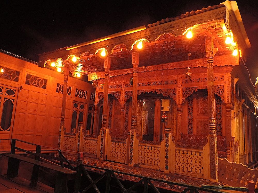 undefined Young Bombay Group of Houseboats 9