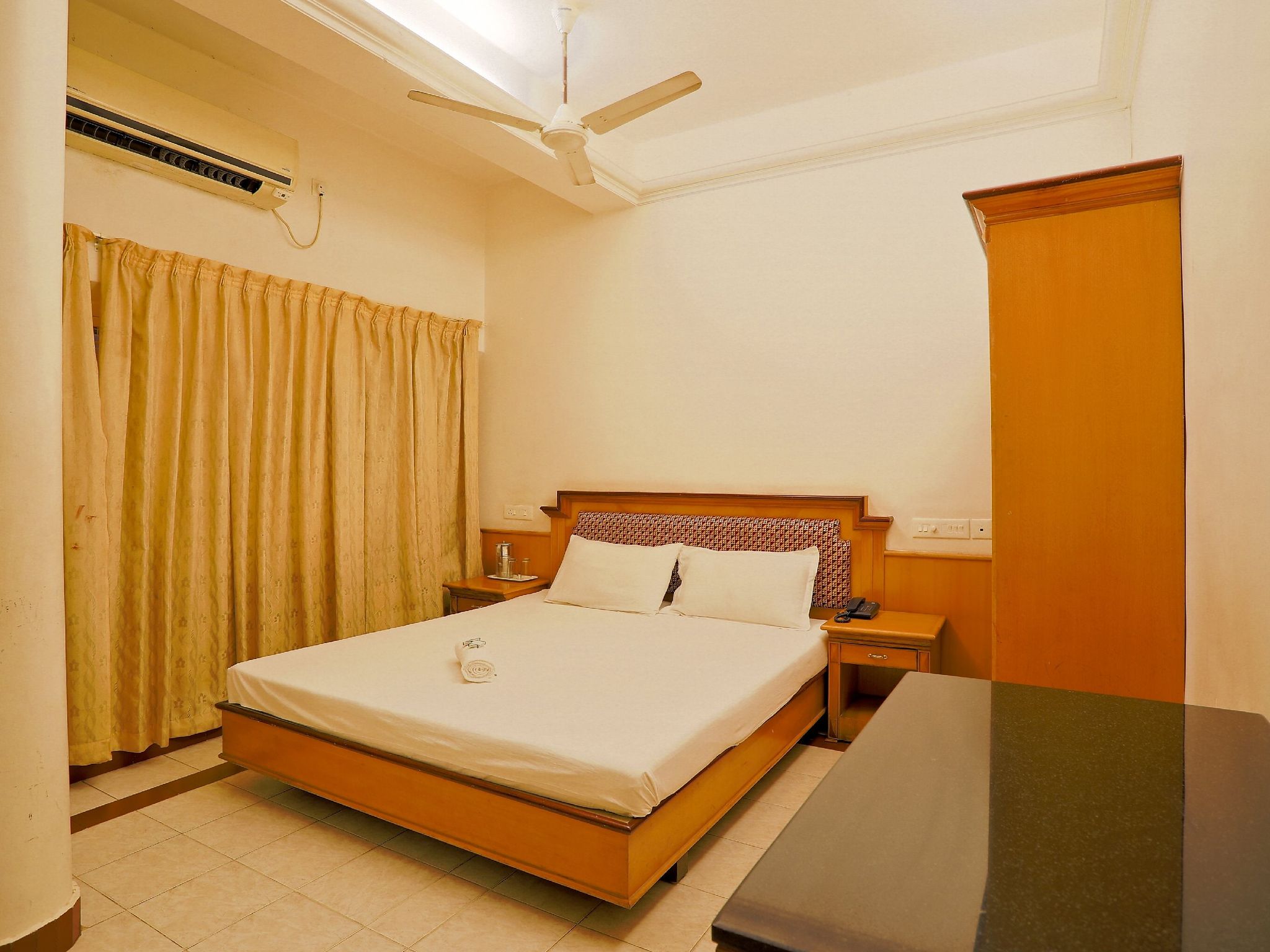Super Deluxe A/C Room