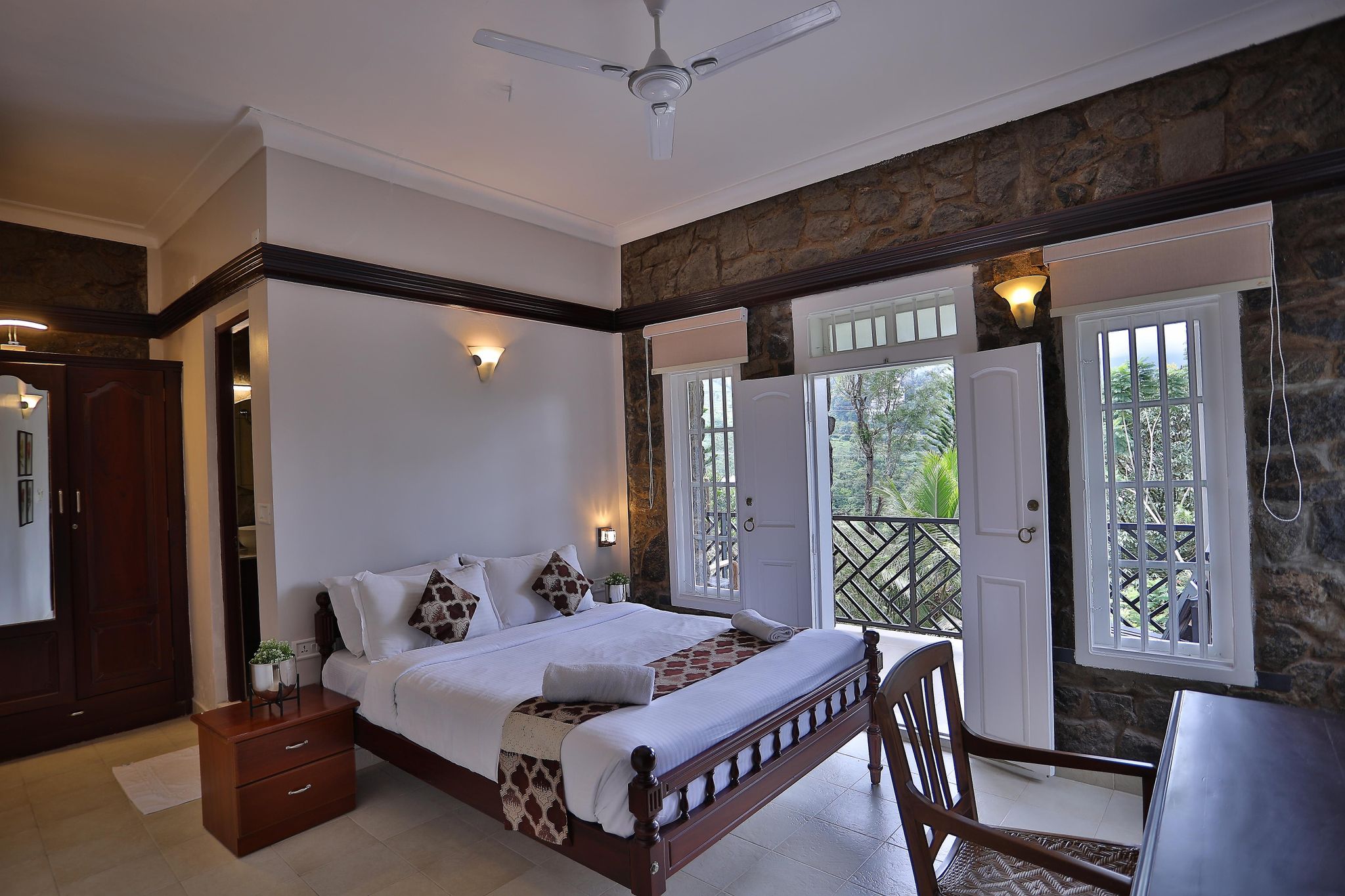 Chithirapuram Palace Super Deluxe Room with Balcony 6