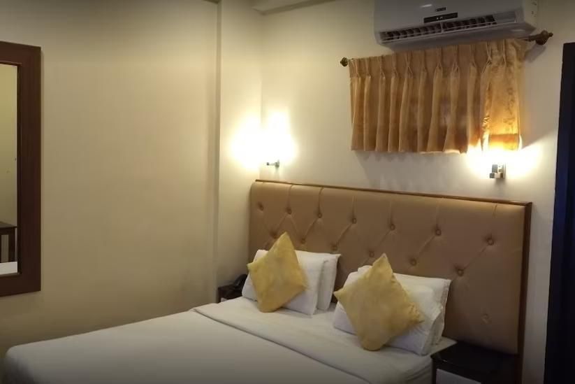 Deluxe AC Room
