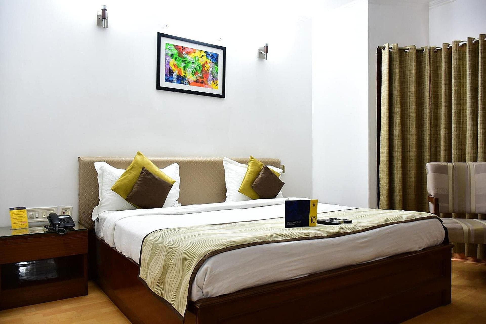 Windsor Castle Standard Room 10