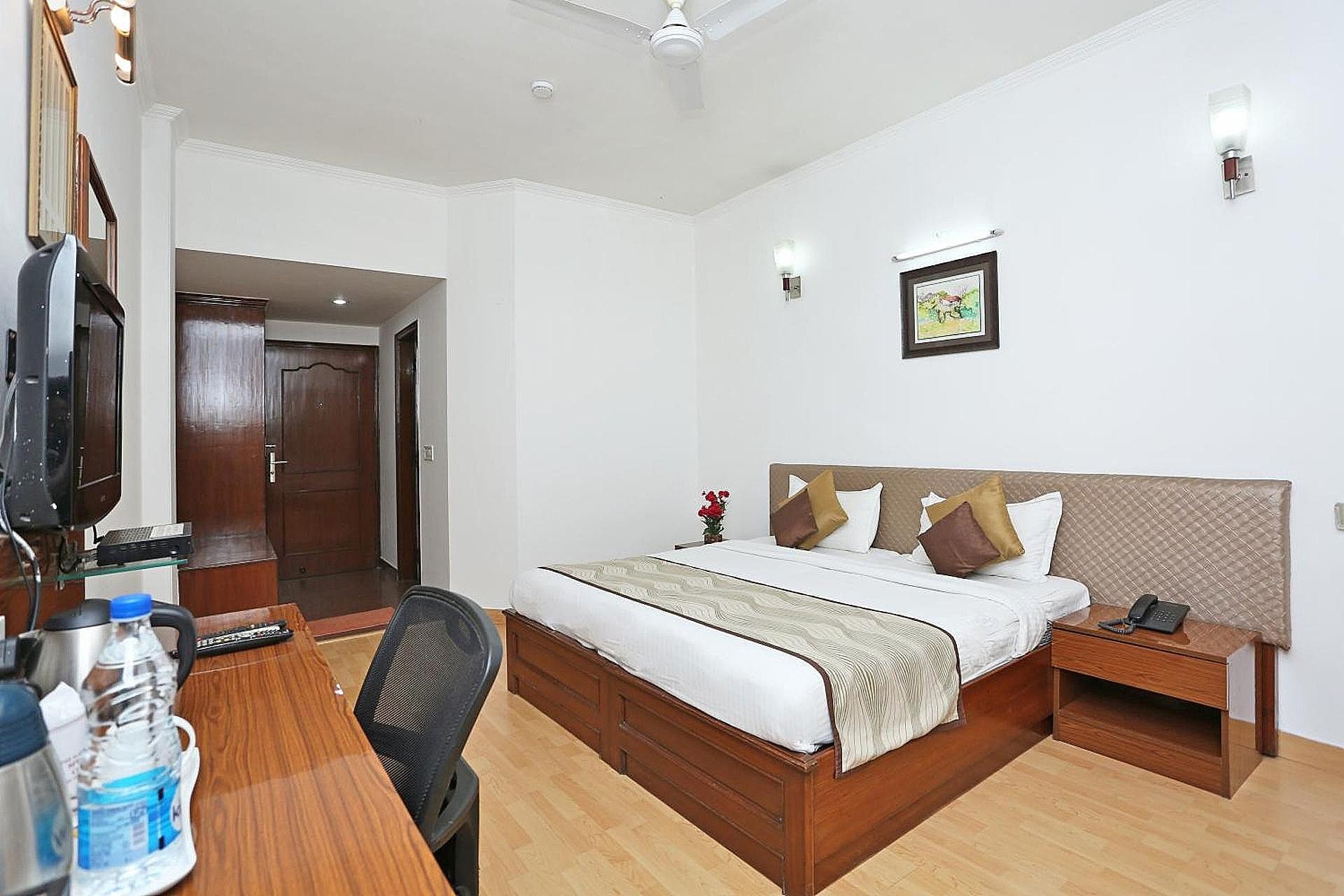 Windsor Castle Premium Room With City View 2