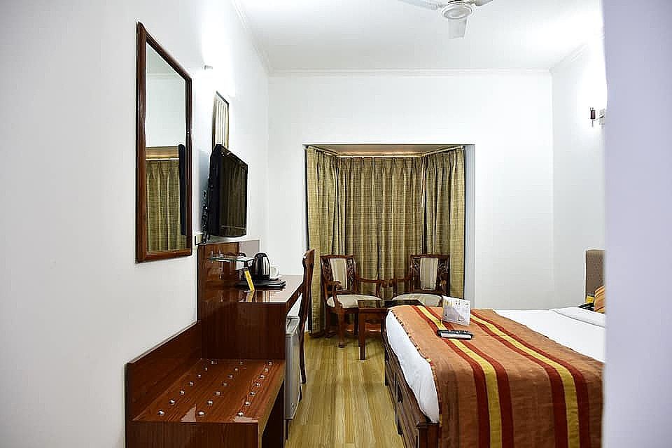 Windsor Castle Standard Room 11