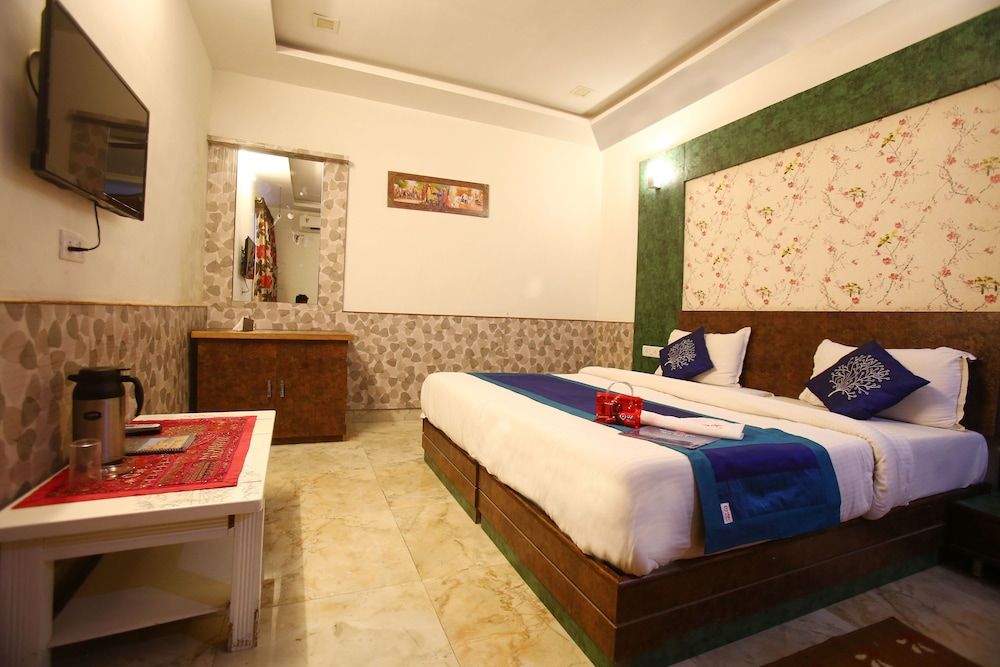 Collection O Hotel Rana Villa Double or Twin Room 4