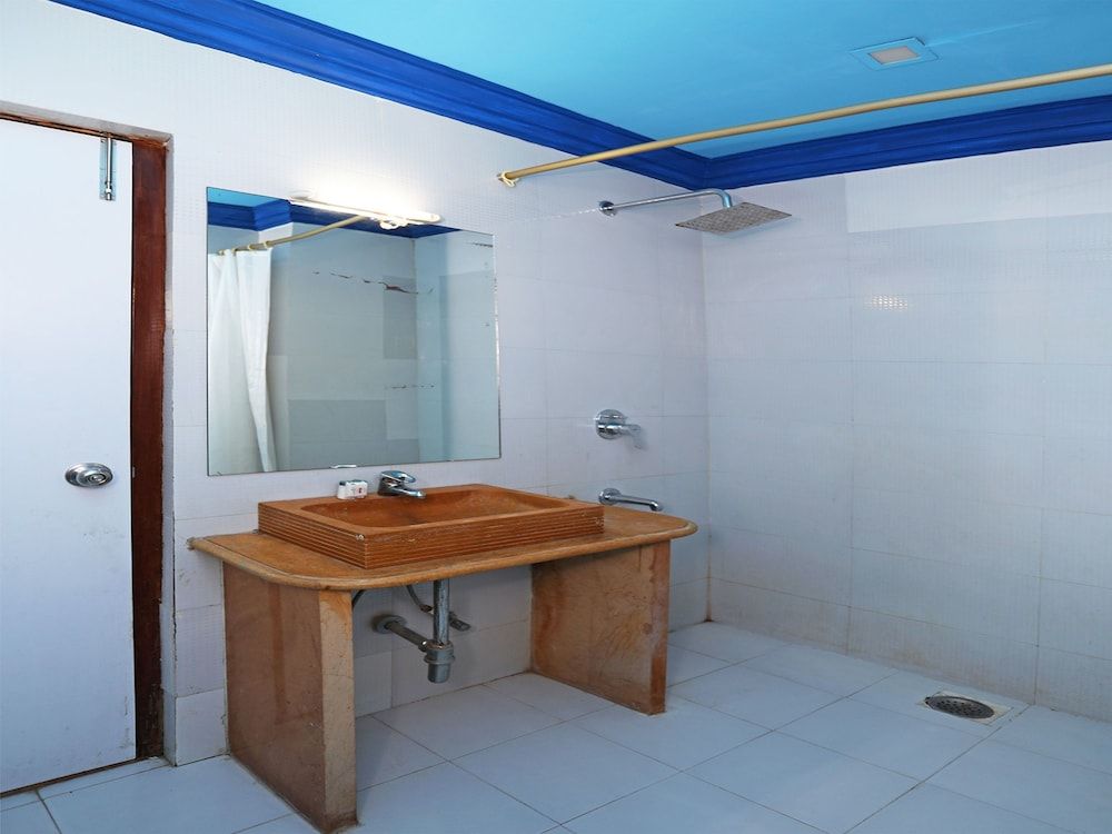 Collection O Hotel Rana Villa Double or Twin Room 7