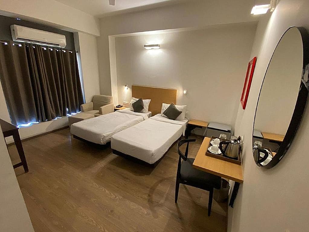 Deluxe Twin Room with Swimming Pool Access