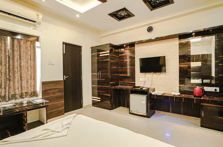 Bombay Beach Resort Deluxe (First Floor) 6