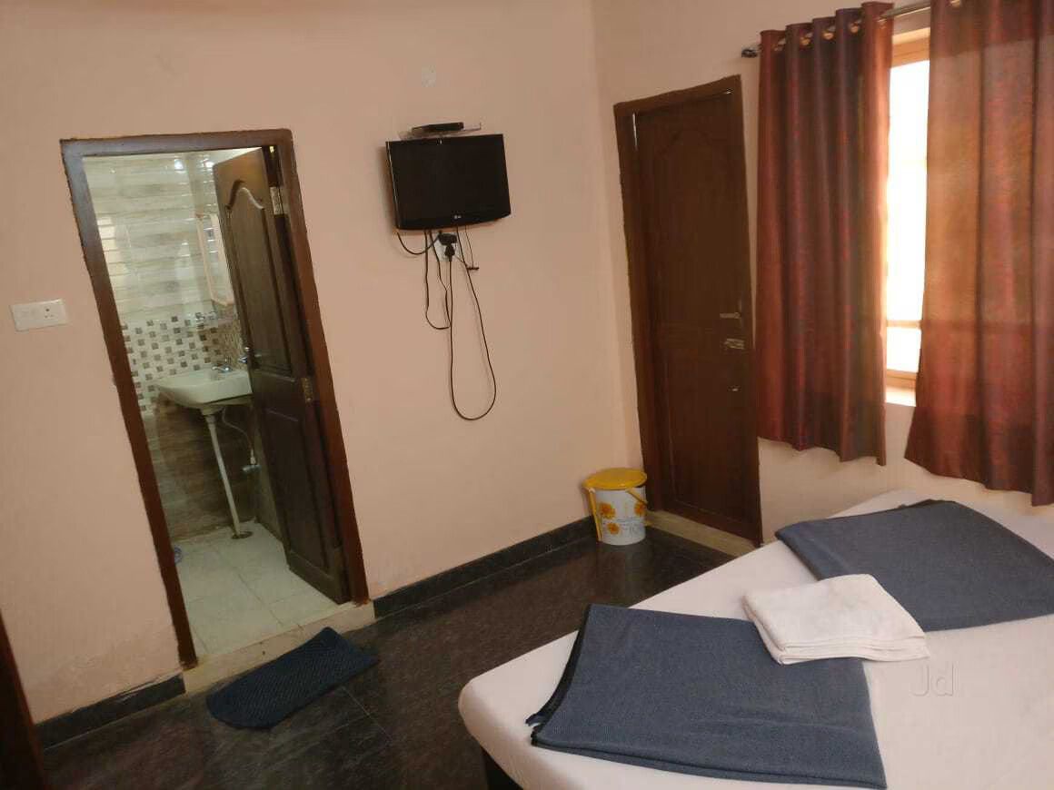 Sri Sudharsana Residency Non AC Double room 3