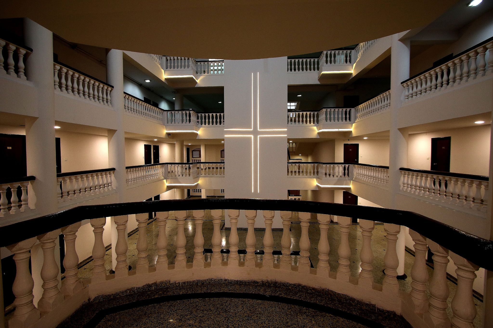 undefined Hotel White House Inn 2