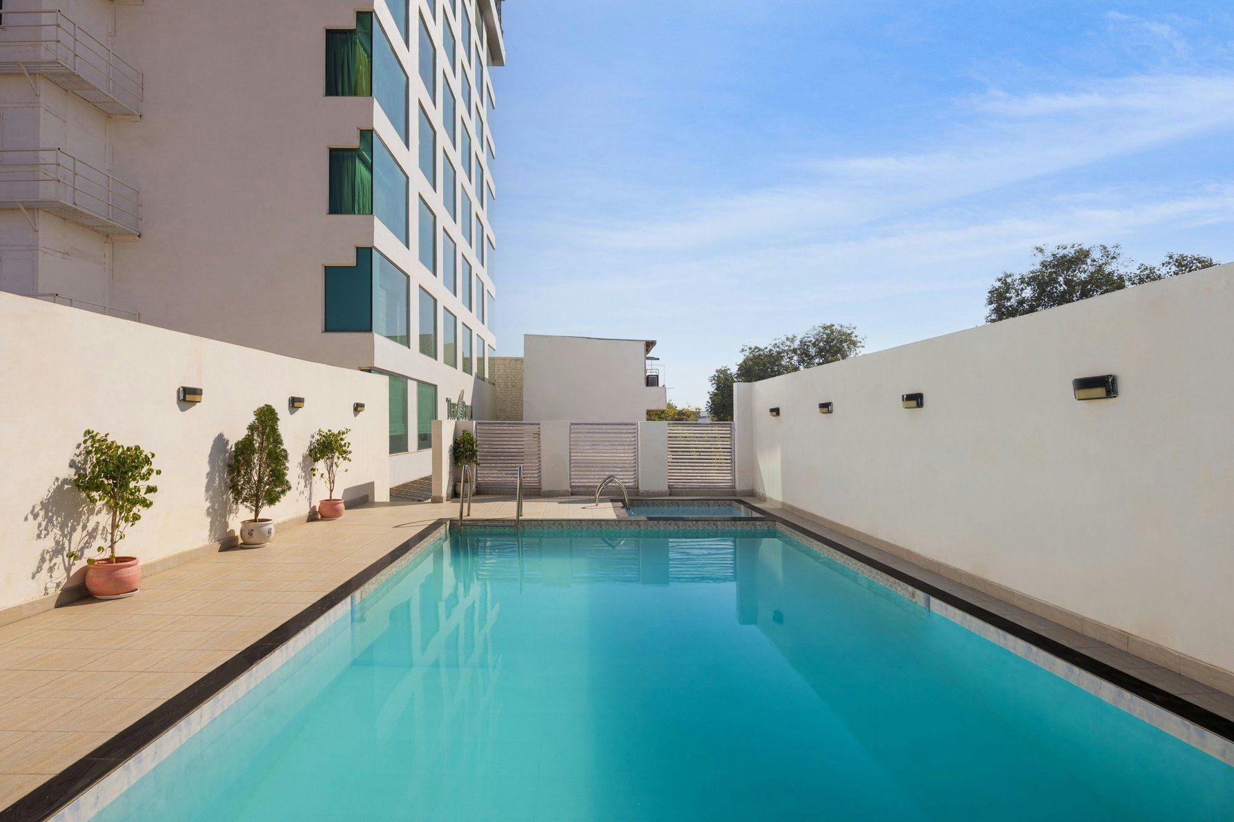 Swimming Pool - Outdoor