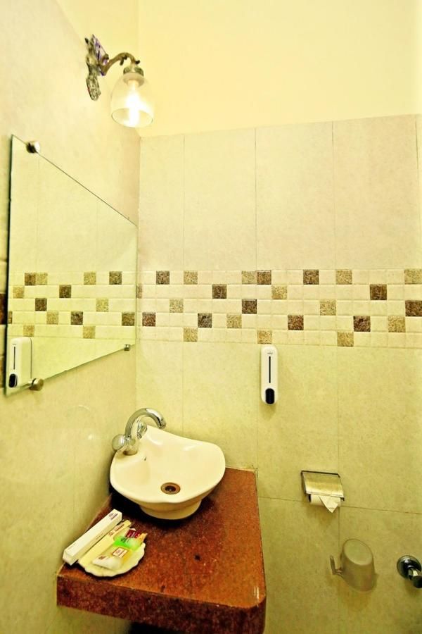 Hotel Chandrawati Palace Deluxe Room 4