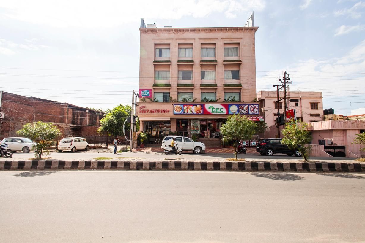  Hotel Deep Residency