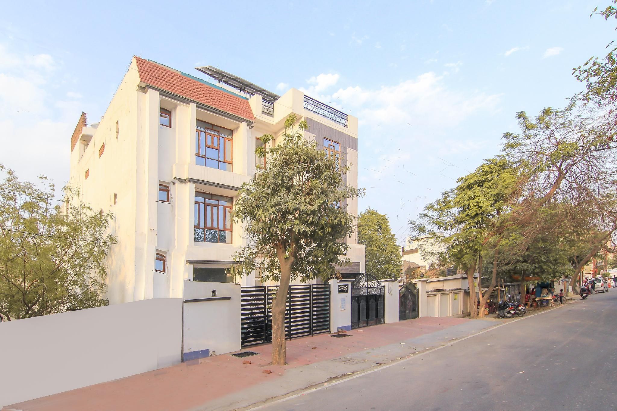 undefined Hotel SRG 8