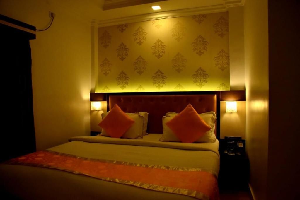 The Grand Krishna Luxury Hotel Standard Non AC Room 3