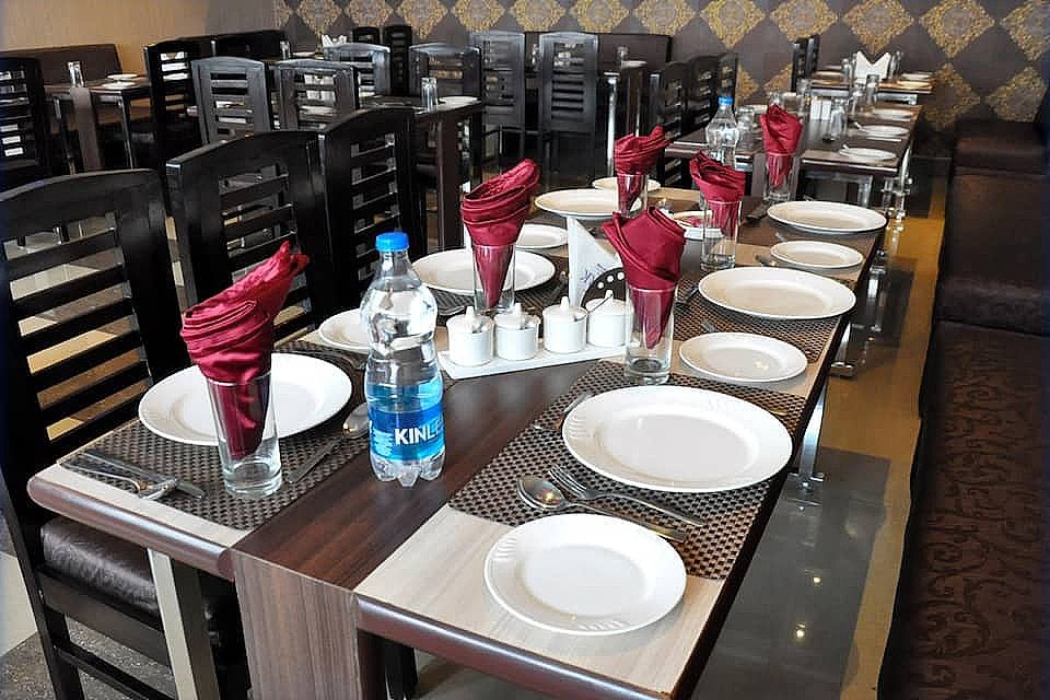 Food & Dining