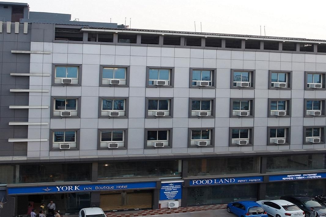 undefined York Inn a Boutique Hotel 2