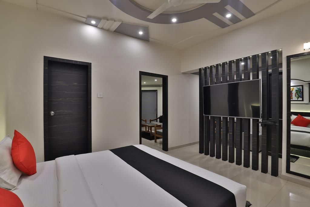 Hotel Shiv International Suite Room 4