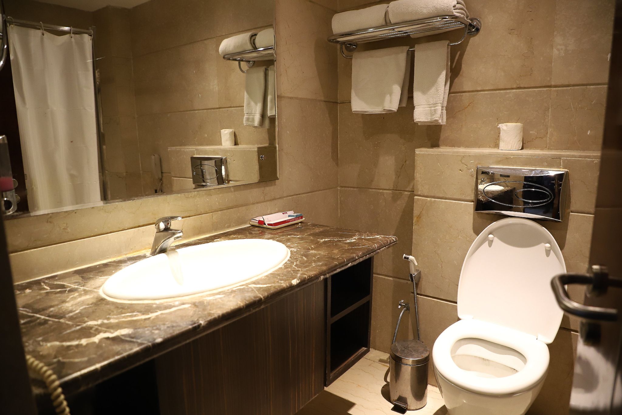 HOTEL TURQUOISE (The Revolving Restaurant) Superior Room with Work Desk 6