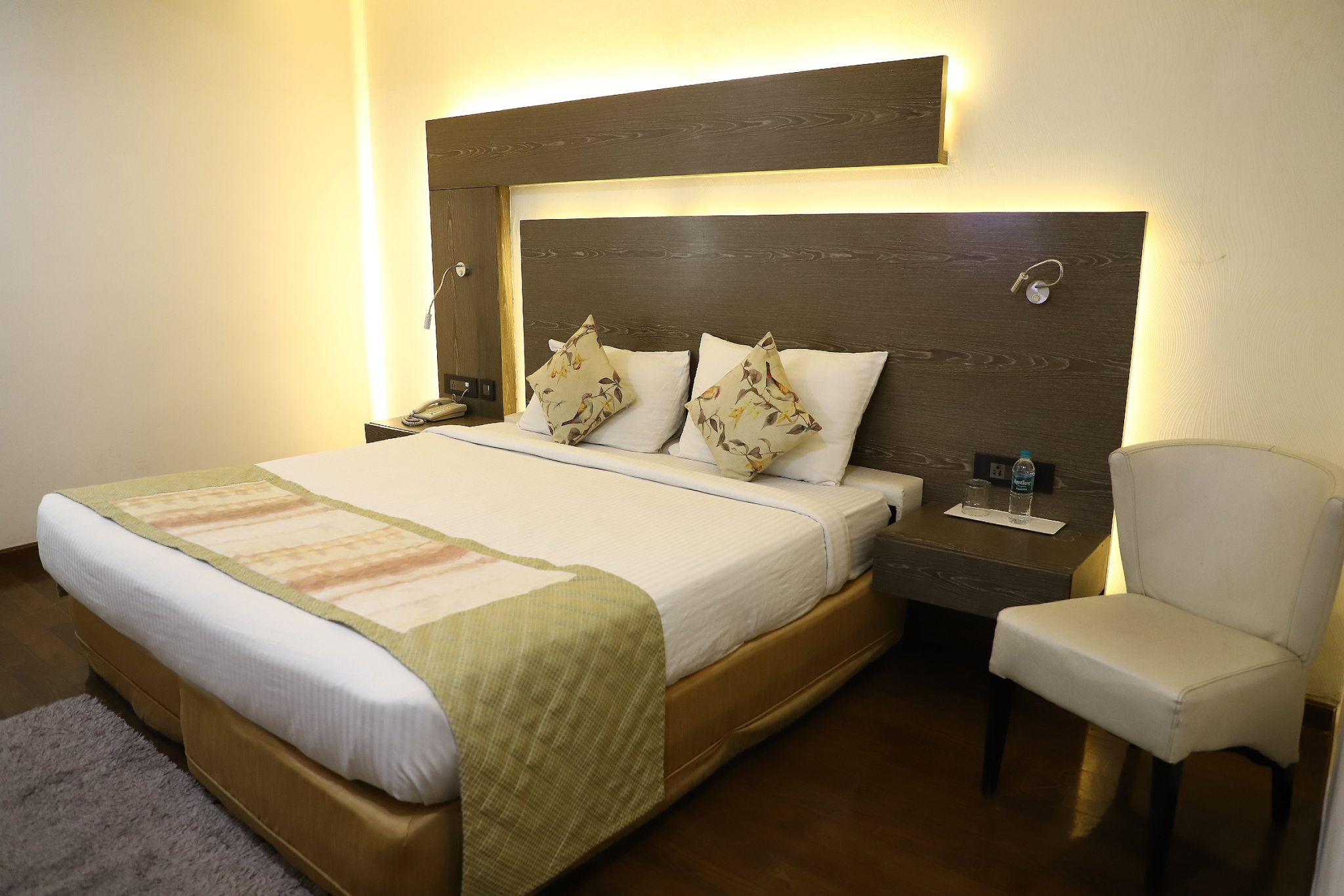 HOTEL TURQUOISE (The Revolving Restaurant) Superior Room with Work Desk 7