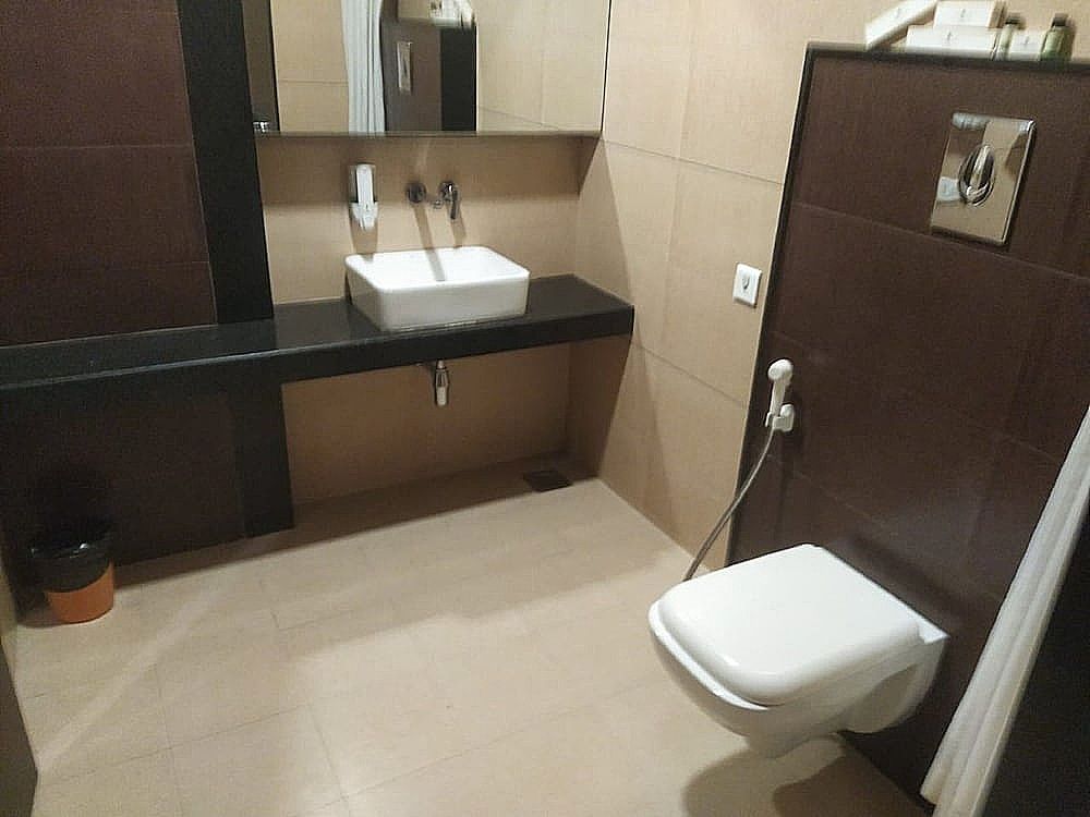 Hotel Shree Narayana Deluxe Room Double 6