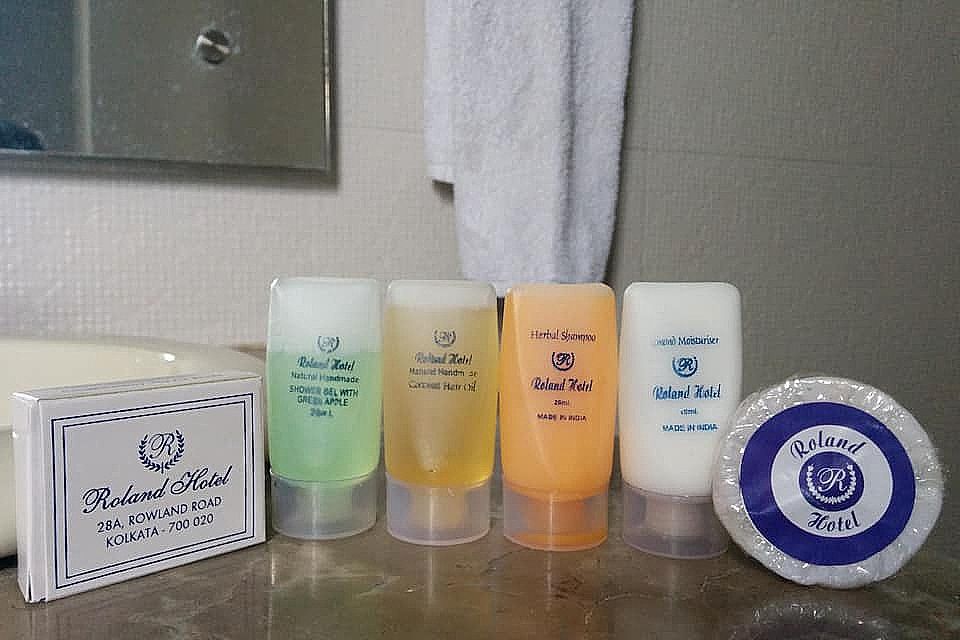 Roland Hotel, Kolkata Deluxe Room 8
