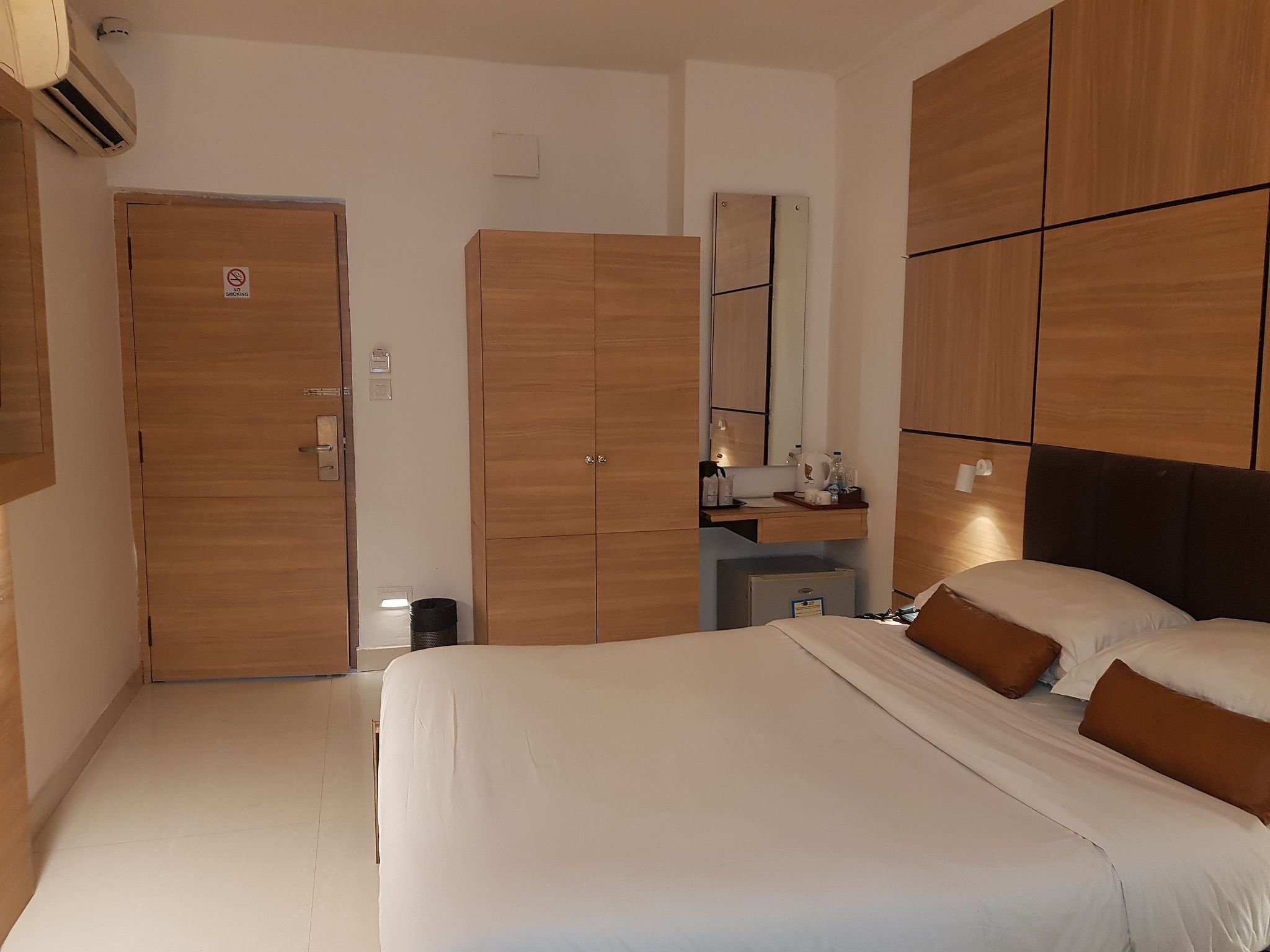 Roland Hotel, Kolkata Deluxe Room