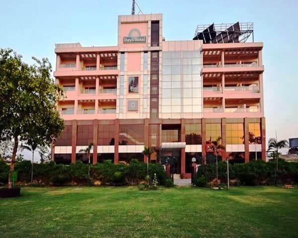 undefined Days Hotel by Wyndham Neemrana 9