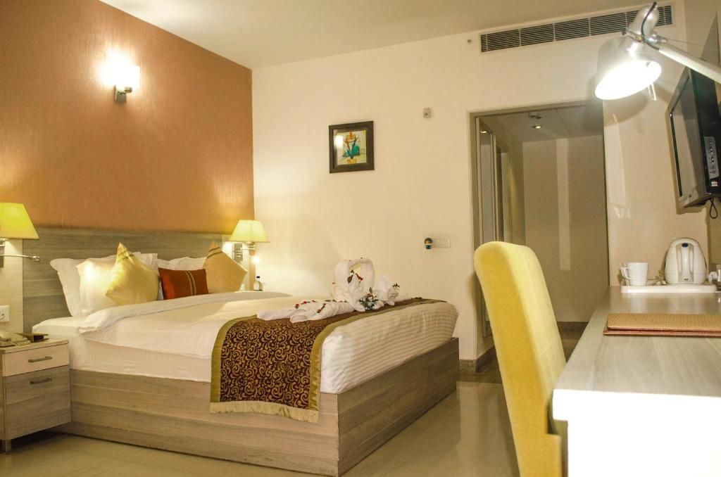 1 King Bed, Non-Smoking