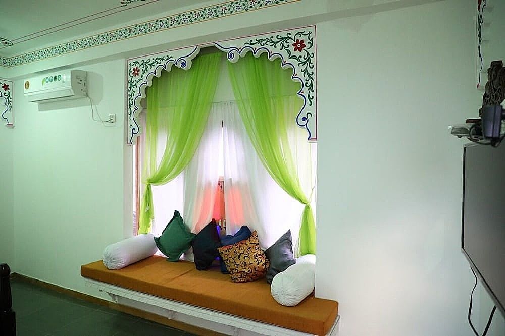 Dhola Ghat Haveli Superior Double Room 10