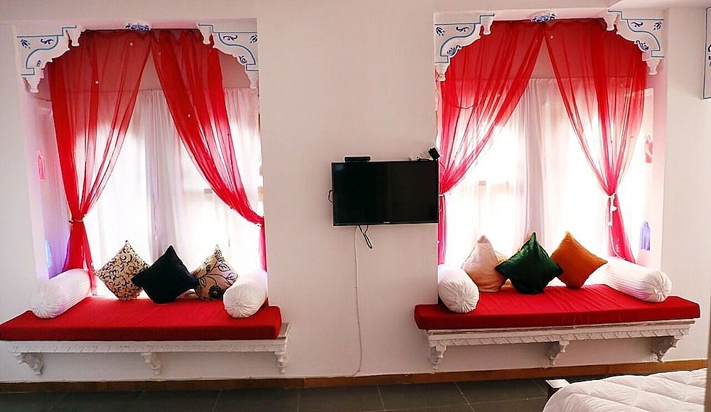 Dhola Ghat Haveli Superior Double Room 9