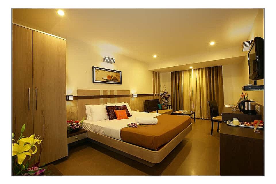Utsav Deluxe Hotel Standard Room AC 4
