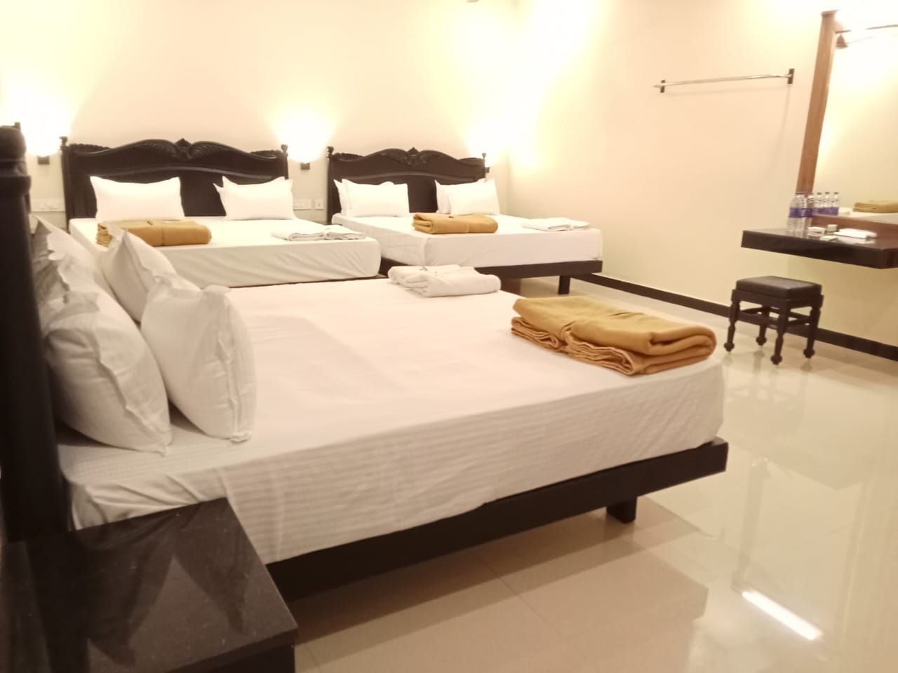 6 Bed AC