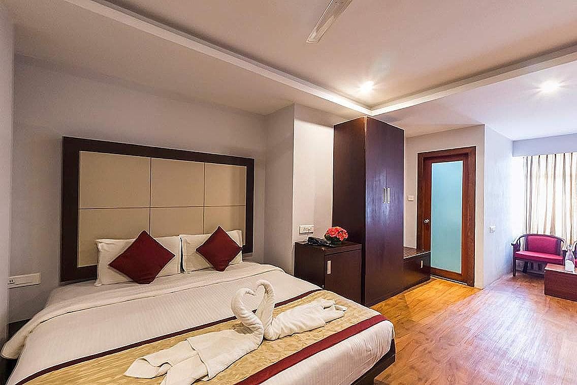 Red sparrow Deluxe Double Room