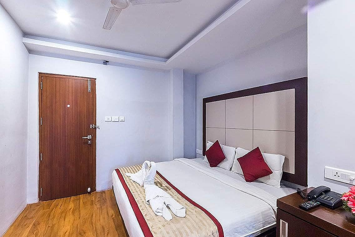 Red sparrow Deluxe Double Room 2