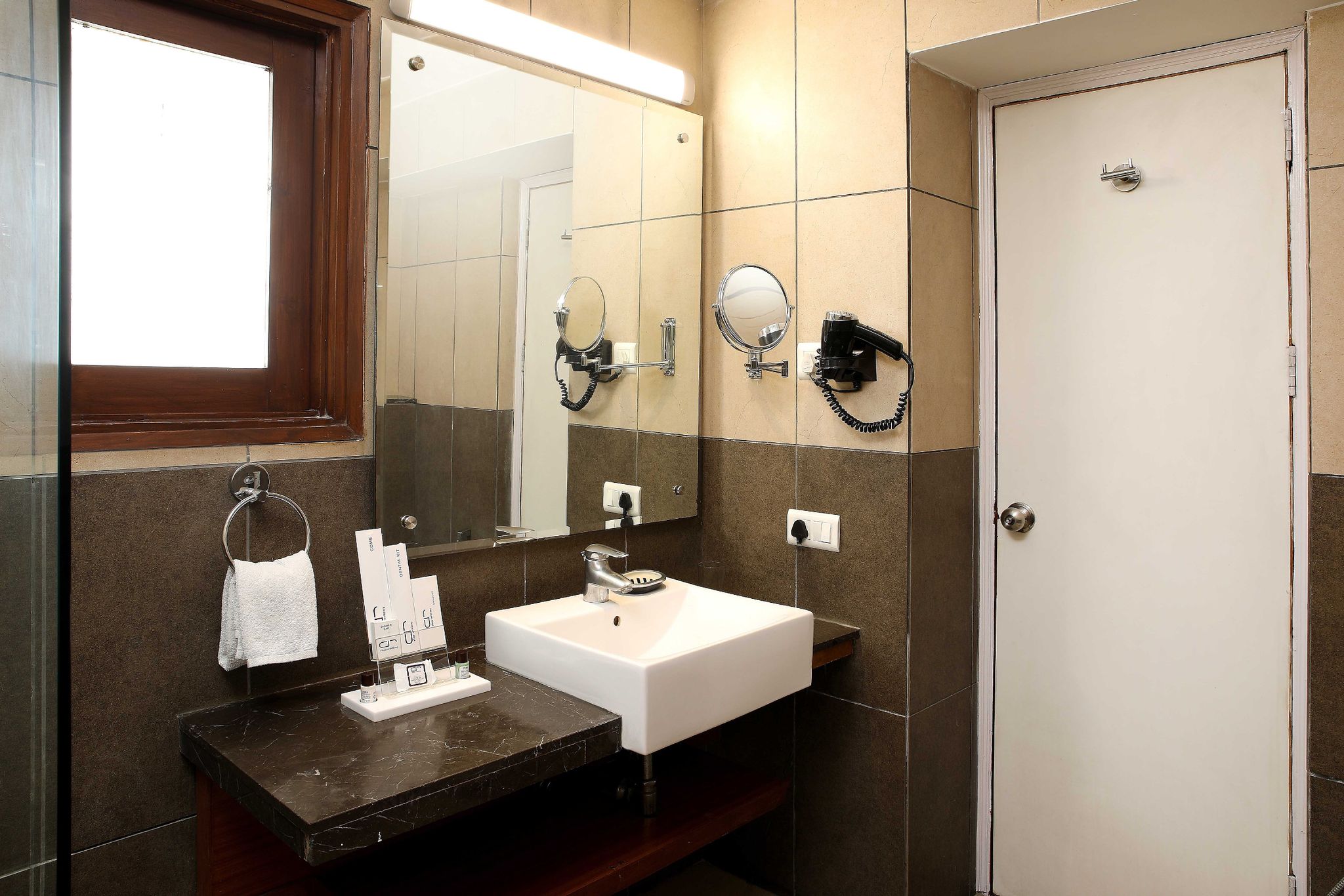 Ahuja Residency Sunder Nagar Deluxe Room 6