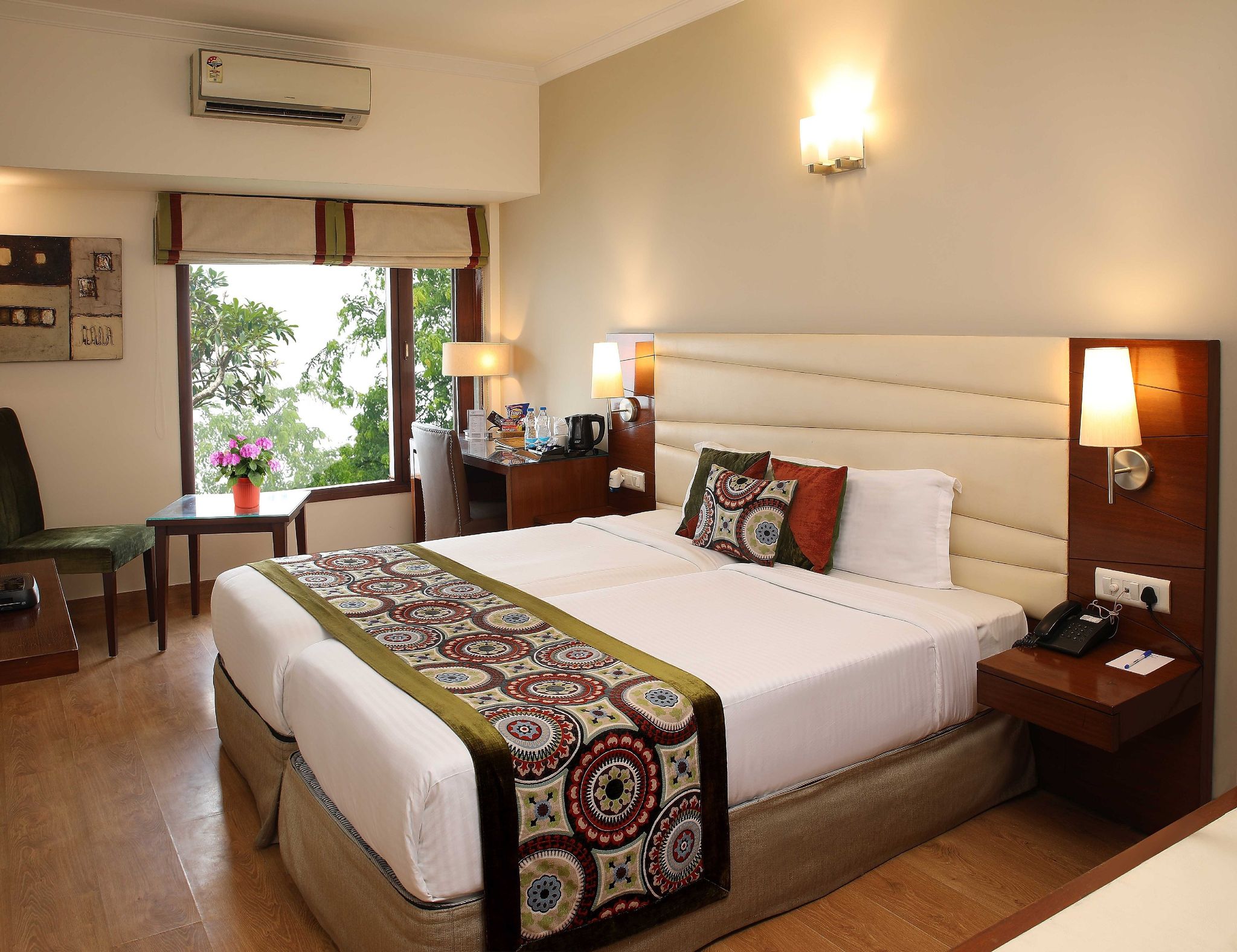 Ahuja Residency Sunder Nagar Deluxe Room 4