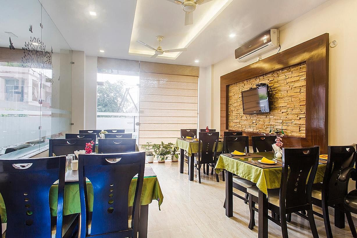 Food & Dining