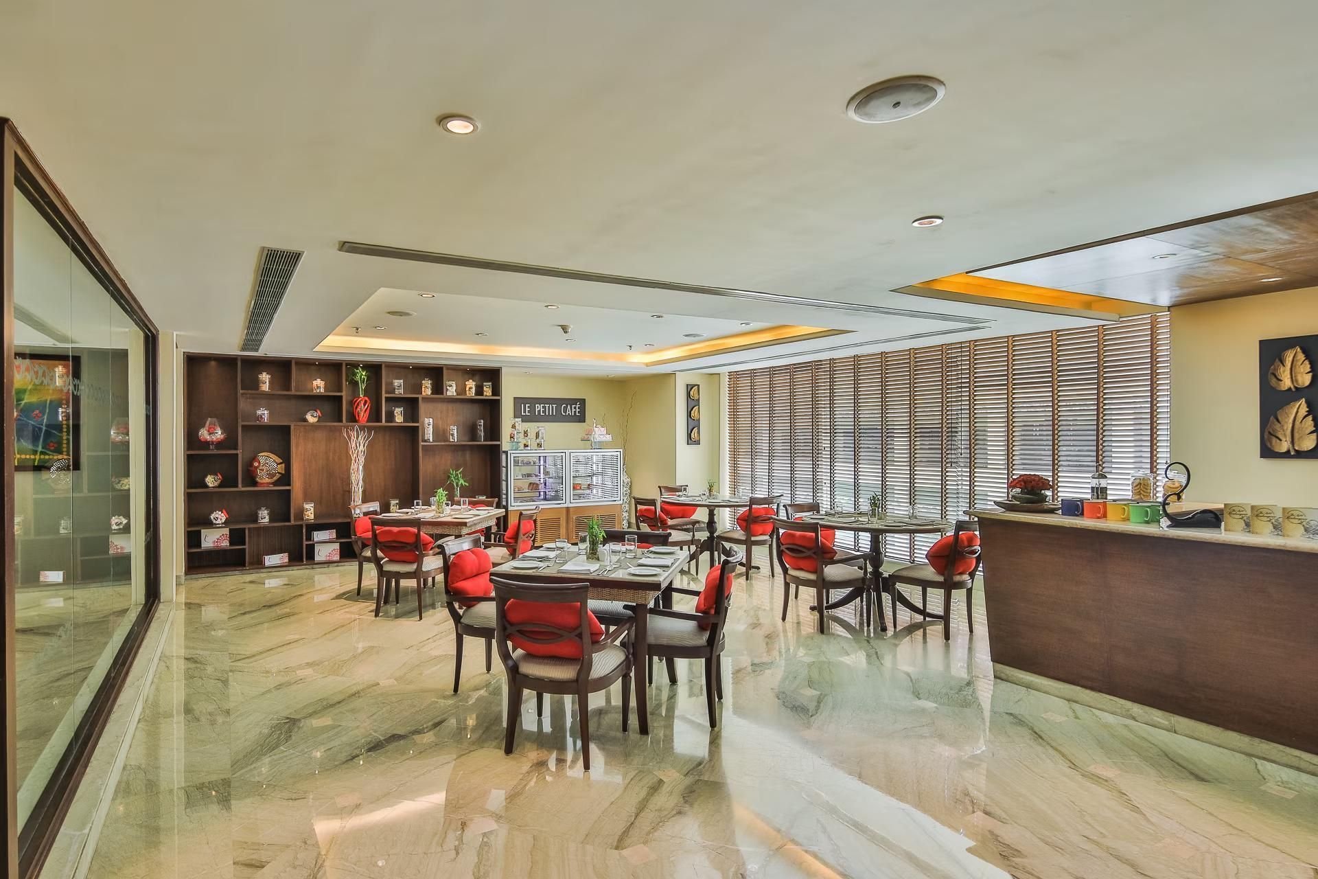 Food & Dining