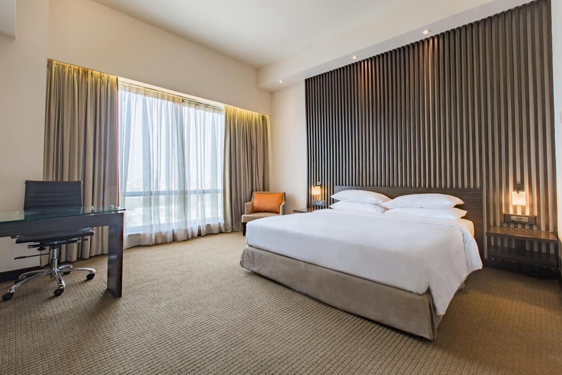 Deluxe Room, 1 King Bed