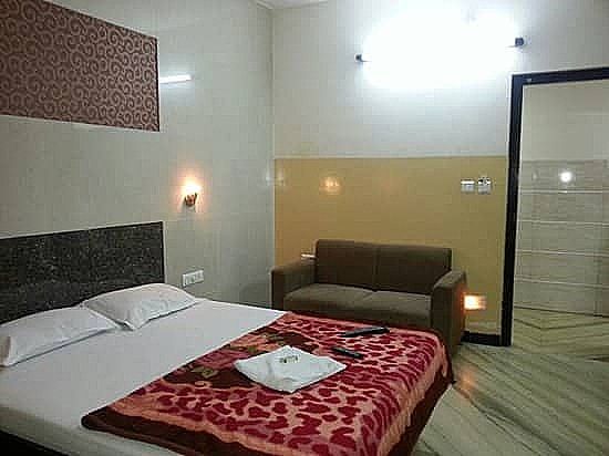 Vardhaman Paradise Room Assigned on Arrival 4