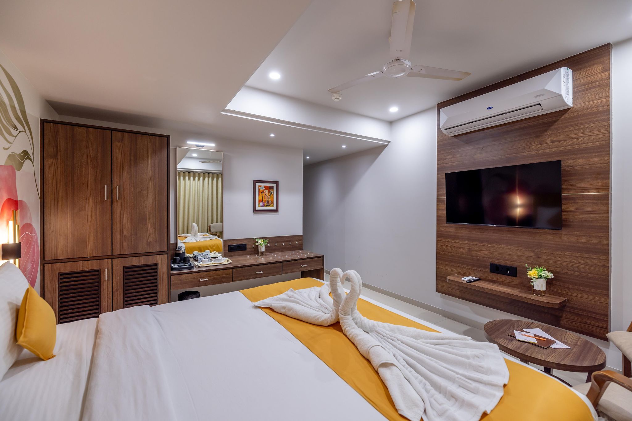 Hotel Classique Semi Deluxe Room 3