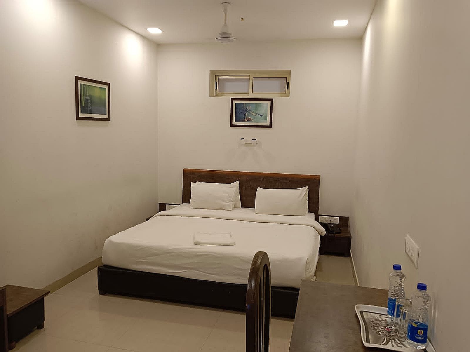 Boshan Hotels Budget Room 5