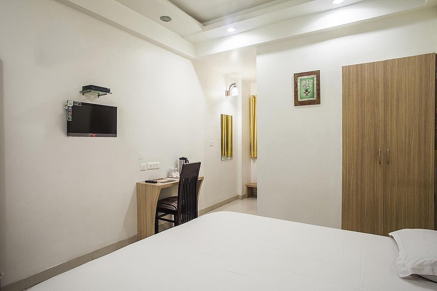 Hotel Metropolitan Super Deluxe Room 35