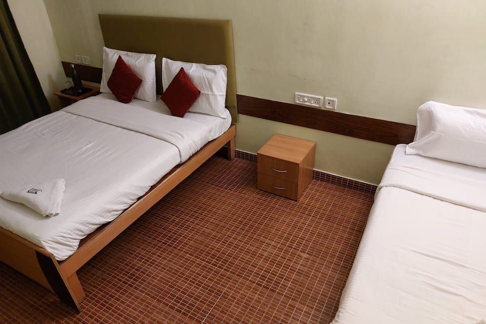 The Tiger Paw Resort Triple Room 5