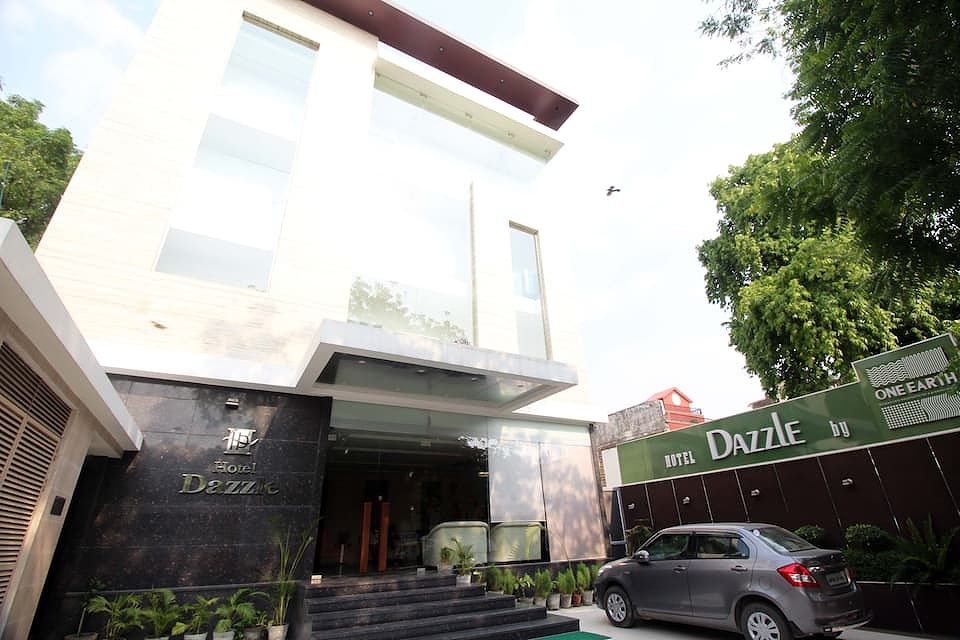 undefined Hotel Dazzle 8