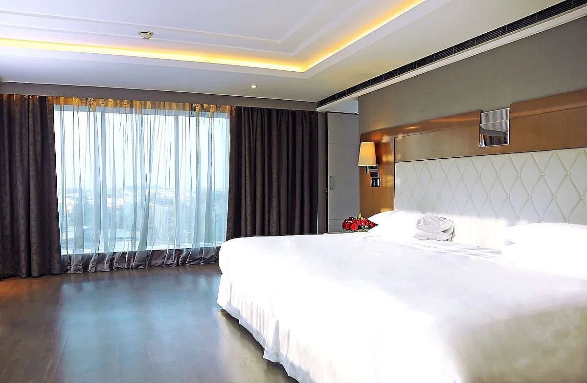 Executive Suite (Regency)
