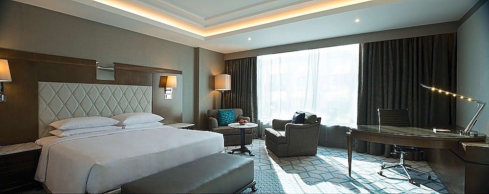 Suite, 1 King Bed (Regency)