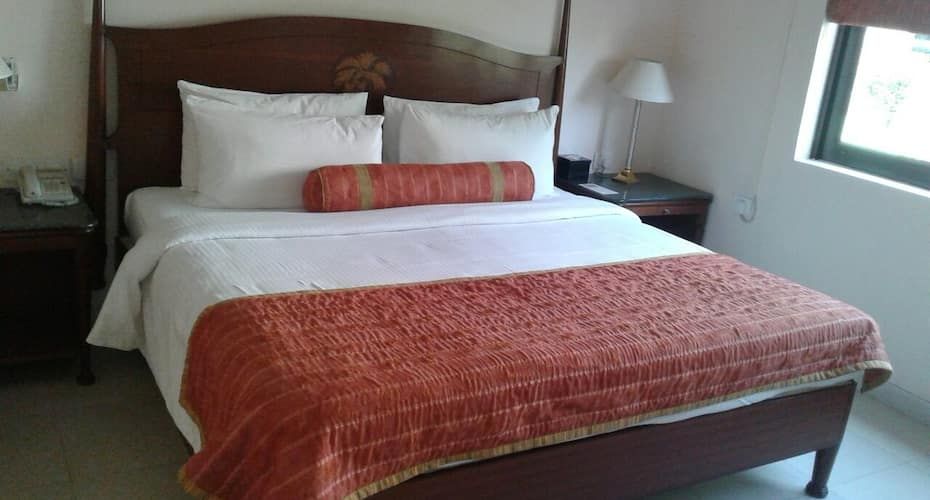 Deluxe Double King Bed Garden View